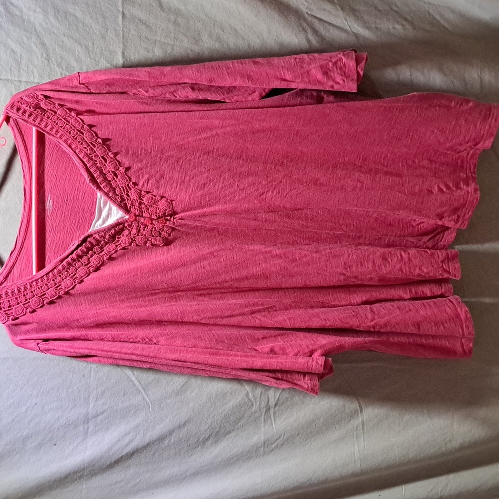 Woman's plus size 3/4 sleeve top